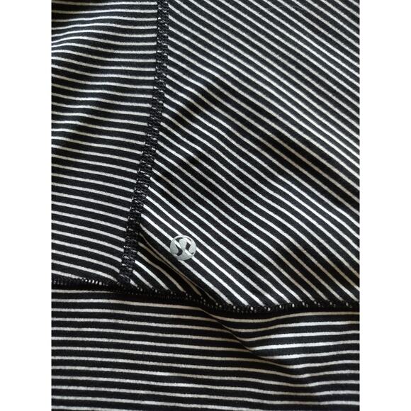Lululemon Women's Race Your Pace Long Sleeve White Black Sweatshirt Top Size 6 - Picture 7 of 12